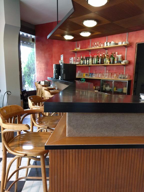Hotel Logis La Cremaillere Montélimar Zewnętrze zdjęcie